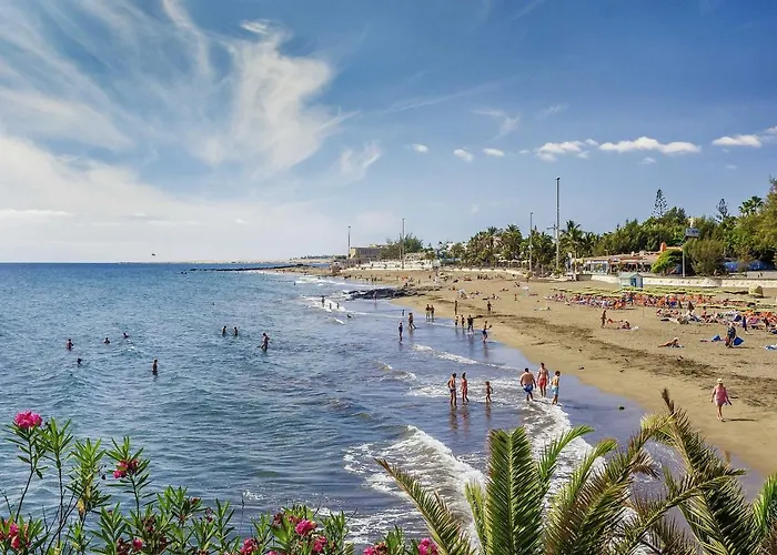 Quiet Behind The By Canariasgetaway * Las Palmas de Gran Canaria
